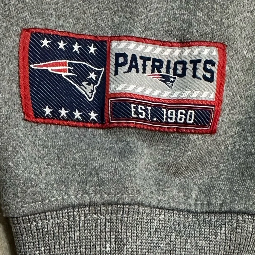 NFL New England Patriots Boy’s Logo Front Hoodie Sweatshirt Size Medium